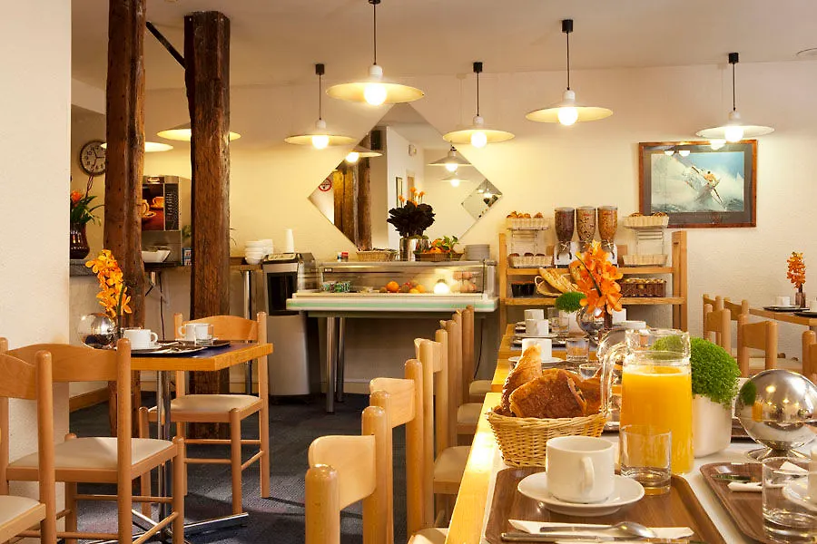 Du Plat D'etain Hotel Paris